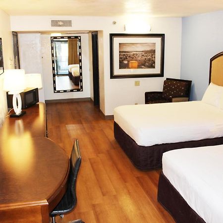 7 Boutique Hotel Pratt Экстерьер фото